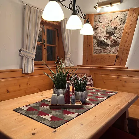 Lindenhof Apartment *